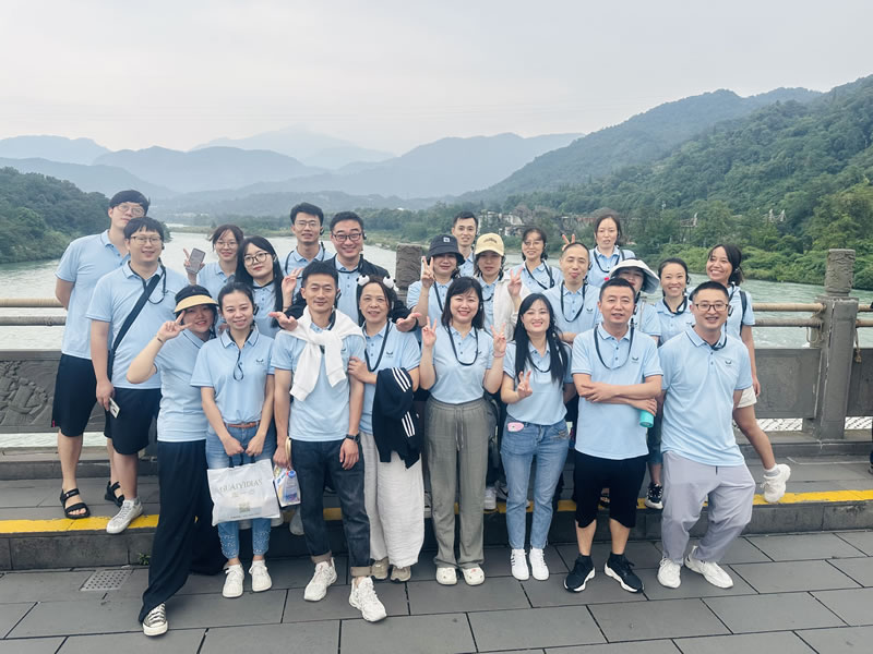 綿陽市先鋒醫(yī)療器械有限公司團(tuán)建之旅：共赴都江堰，凝聚先鋒之魂3.jpg