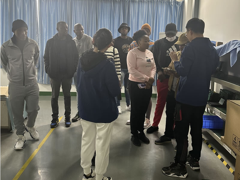 綿陽非洲留學生團參訪我司工廠，共促中外國際交流與商務合作新篇章！6.jpg