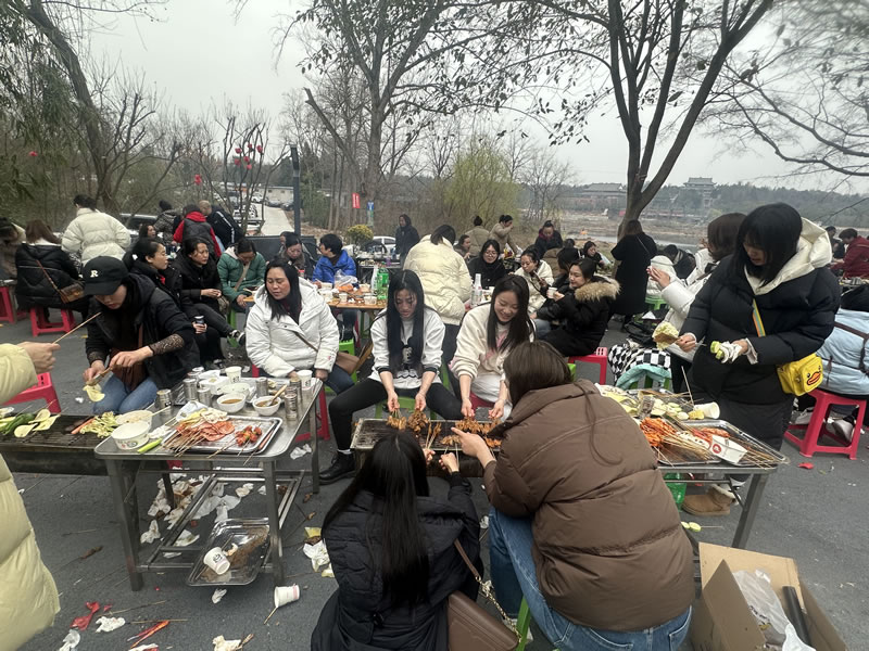 綿陽市先鋒醫(yī)療器械有限公司—— 慶?！?.8婦女節(jié)”，共赴燒烤盛宴，致敬巾幗風(fēng)采1.jpg