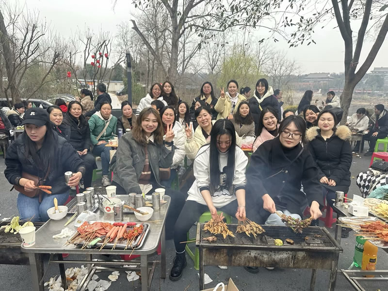 綿陽市先鋒醫(yī)療器械有限公司—— 慶?！?.8婦女節(jié)”，共赴燒烤盛宴，致敬巾幗風(fēng)采2.jpg